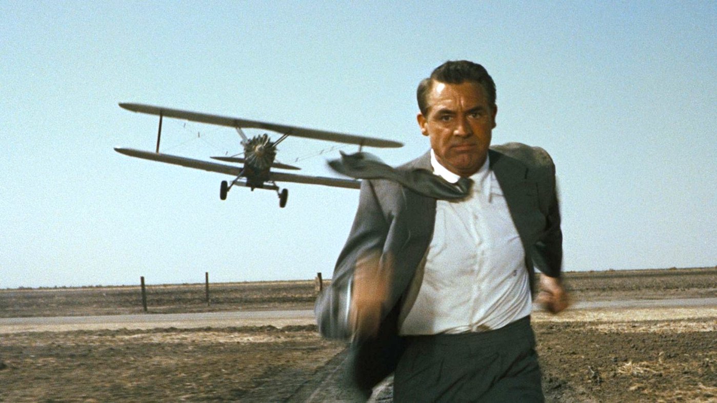 Cary Grant perseguido por un avión fumigando un campo de trigo